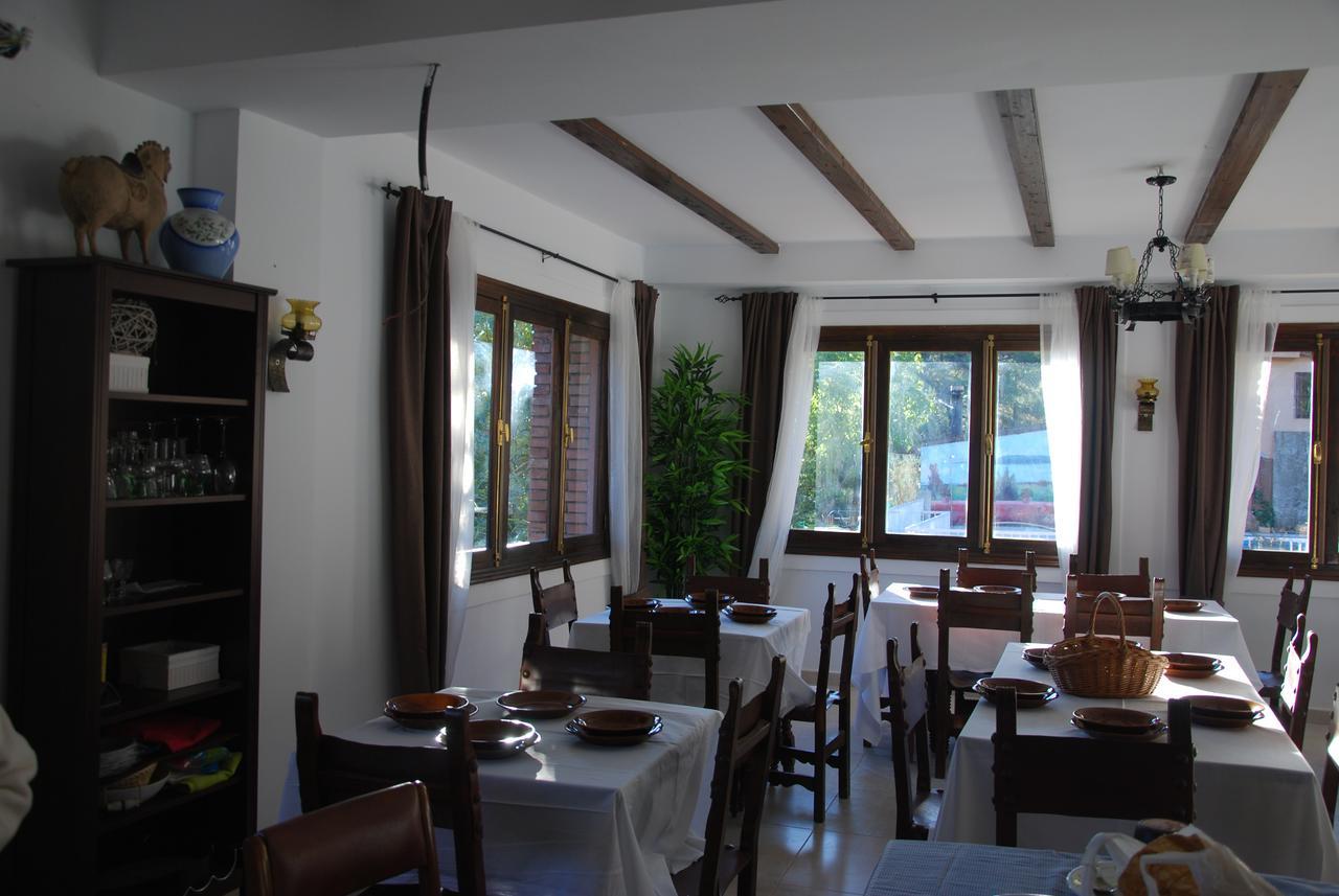Hotel Rural Don Burguillo El Tiemblo Exterior photo
